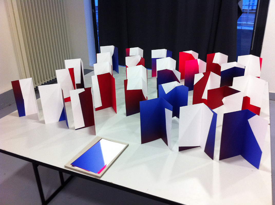 Kévin Cadinot, plasticien : Jeu Kévin Cadinot, plasticien – scénographe : Jeu